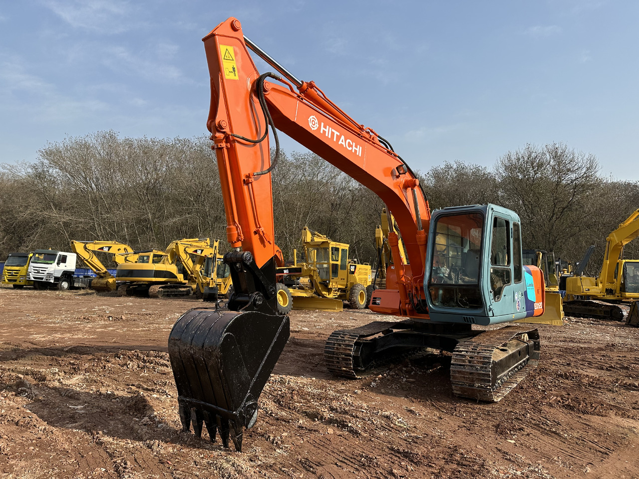 HITACHI EX120 - Lintekskavaator: pilt 4 HITACHI EX120 - Lintekskavaator: pilt 4