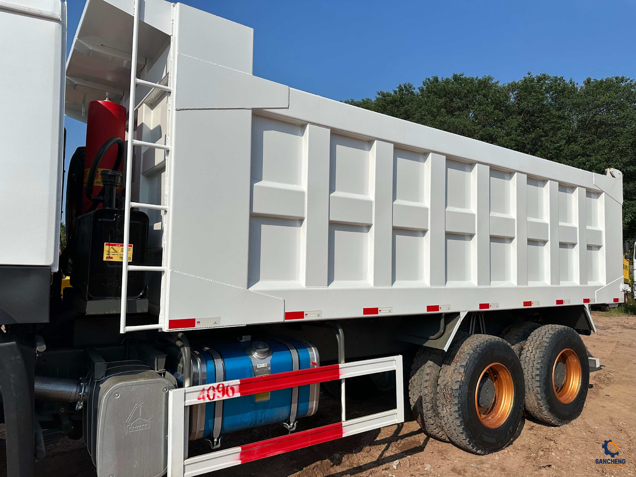 Kallurauto HOWO 400 With Bumper: pilt 12