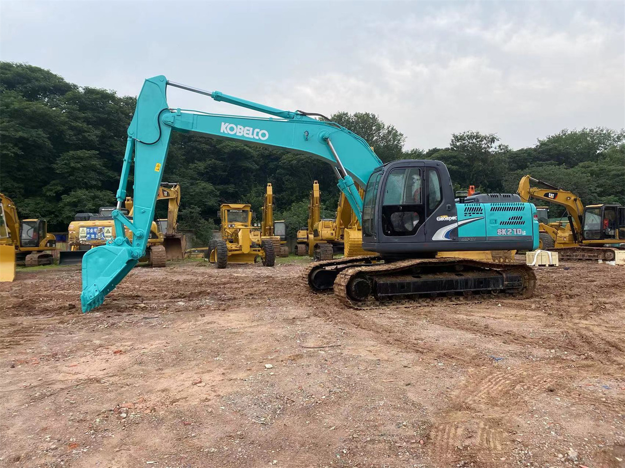 KOBELCO SK210LC-8 - Lintekskavaator: pilt 3 KOBELCO SK210LC-8 - Lintekskavaator: pilt 3
