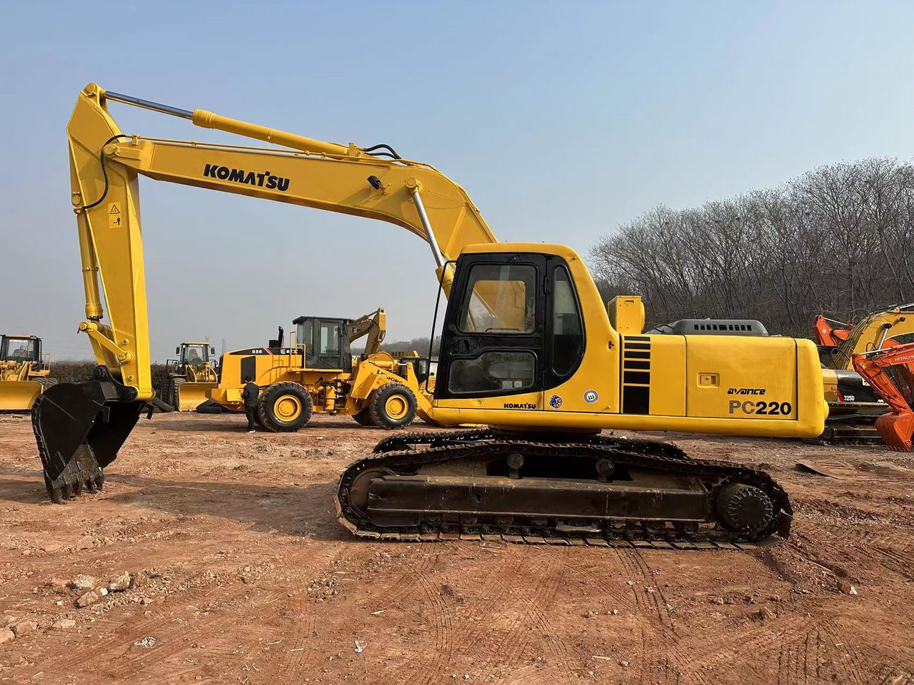 KOMATSU PC220-6 - Lintekskavaator: pilt 1 KOMATSU PC220-6 - Lintekskavaator: pilt 1