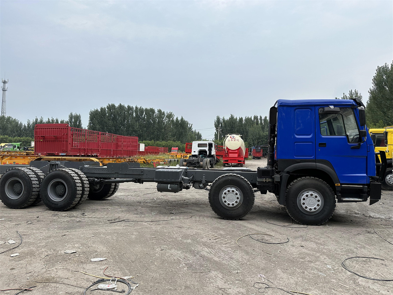 SINOTRUK HOWO 371 Chassis truck - Kabiinišassiiga veoauto: pilt 4 SINOTRUK HOWO 371 Chassis truck - Kabiinišassiiga veoauto: pilt 4