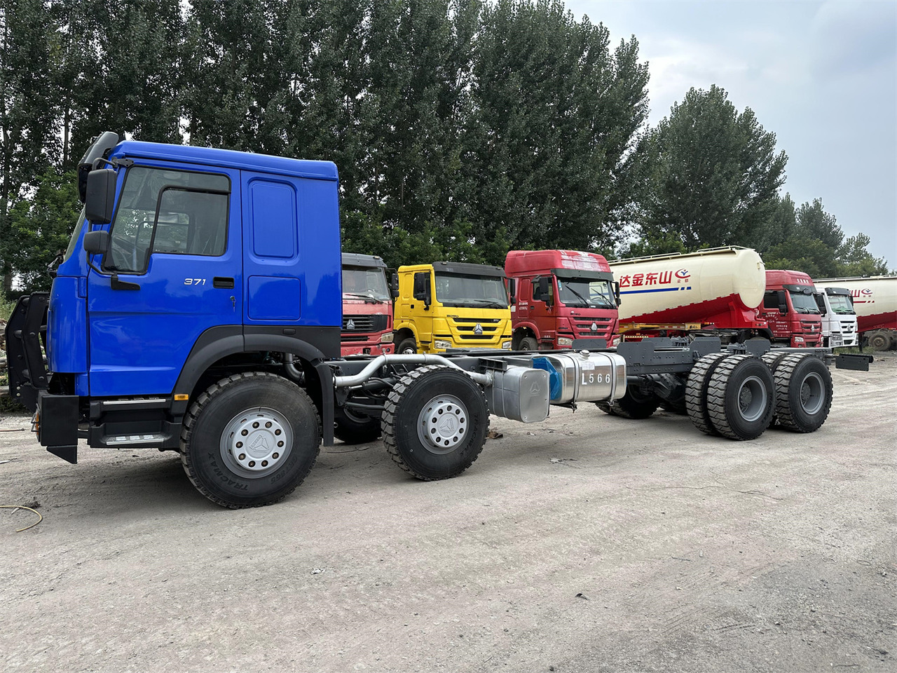 SINOTRUK HOWO 371 Chassis truck - Kabiinišassiiga veoauto: pilt 2 SINOTRUK HOWO 371 Chassis truck - Kabiinišassiiga veoauto: pilt 2