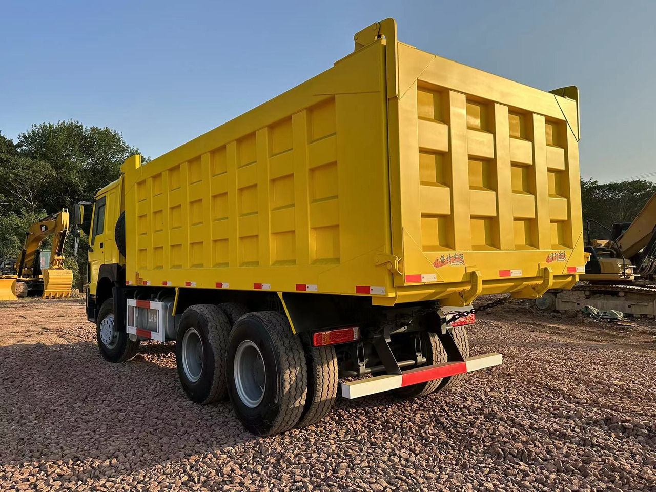 Kallurauto transporditavad ained silo SINOTRUK HOWO 371 Dump Truck: pilt 7