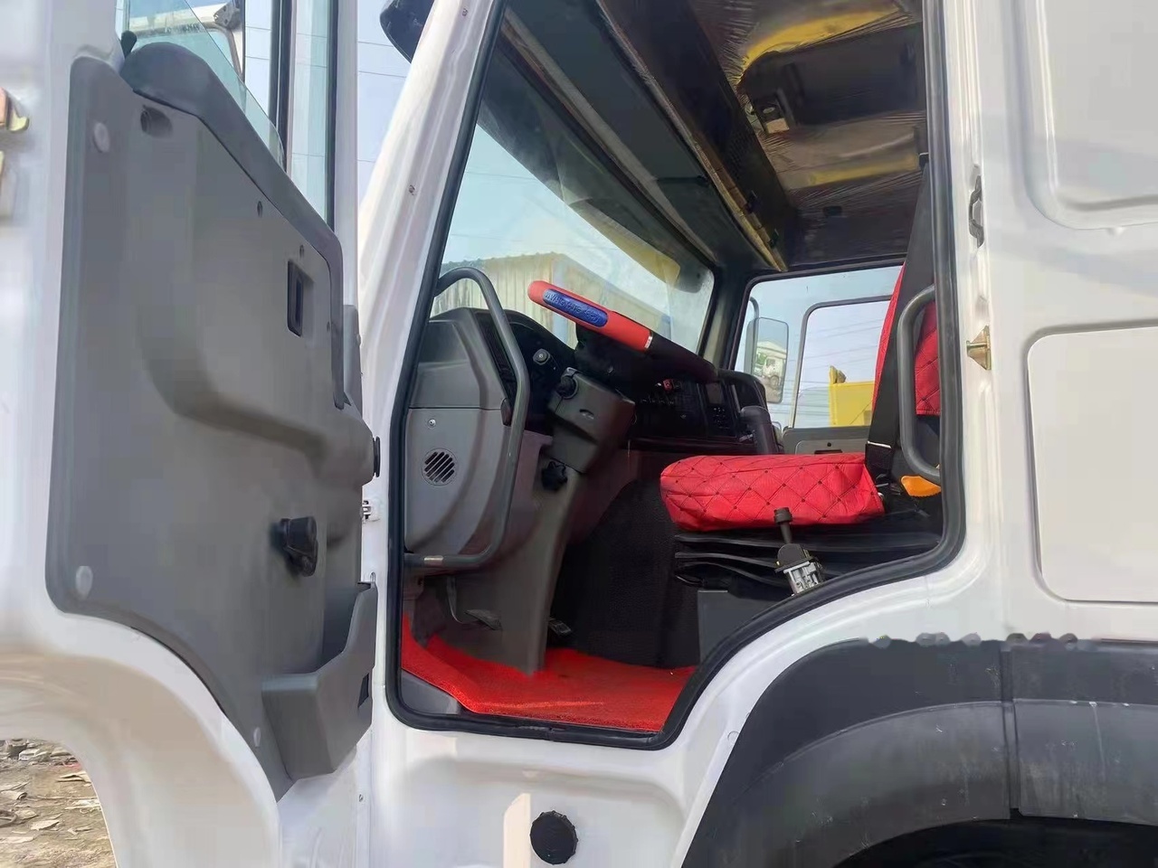 Kallurauto transporditavad ained rasketehnika SINOTRUK HOWO 371 Tipper truck: pilt 8