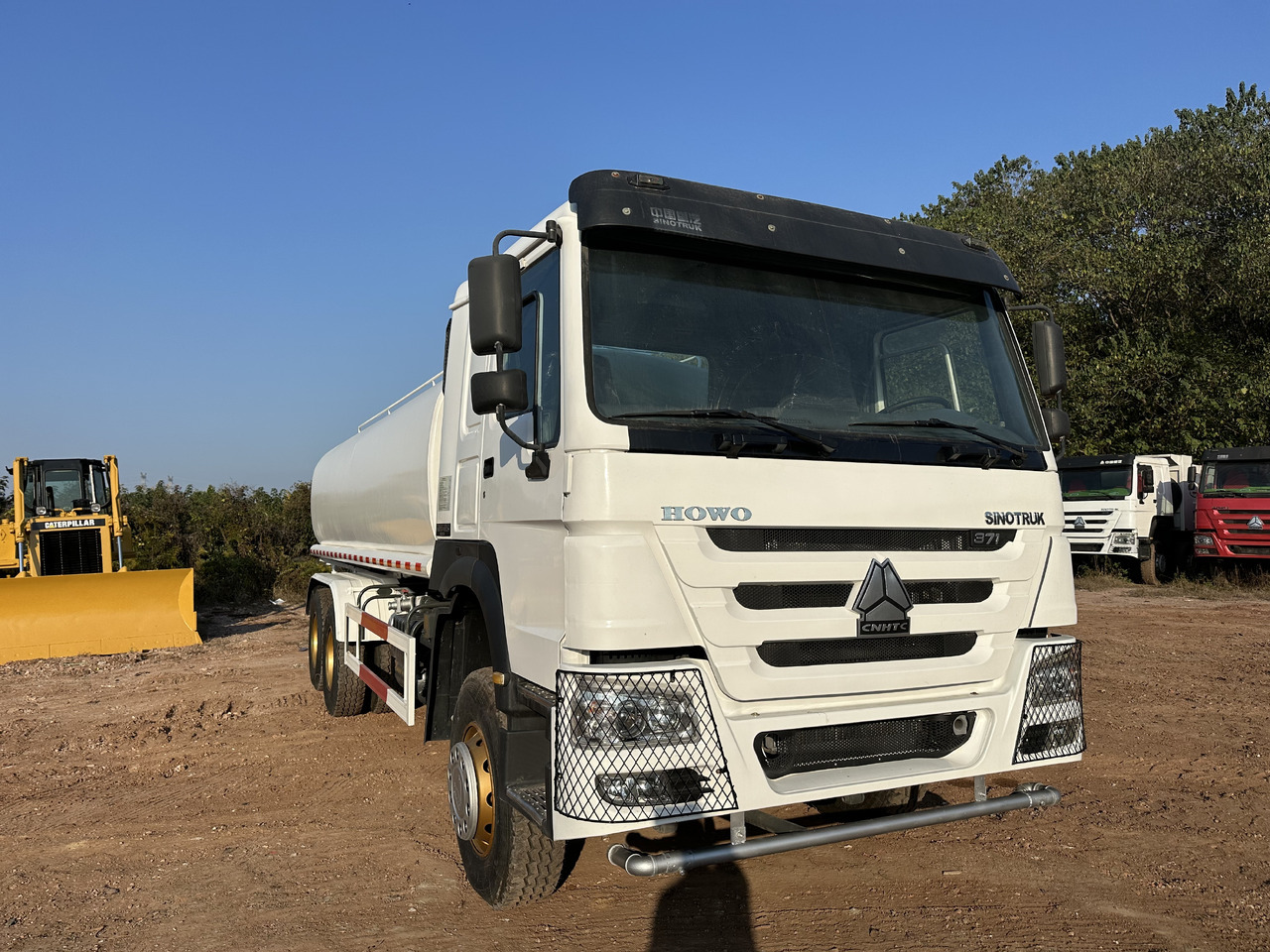 SINOTRUK HOWO 371 Water Tanker Truck - Tsisternauto: pilt 4 SINOTRUK HOWO 371 Water Tanker Truck - Tsisternauto: pilt 4