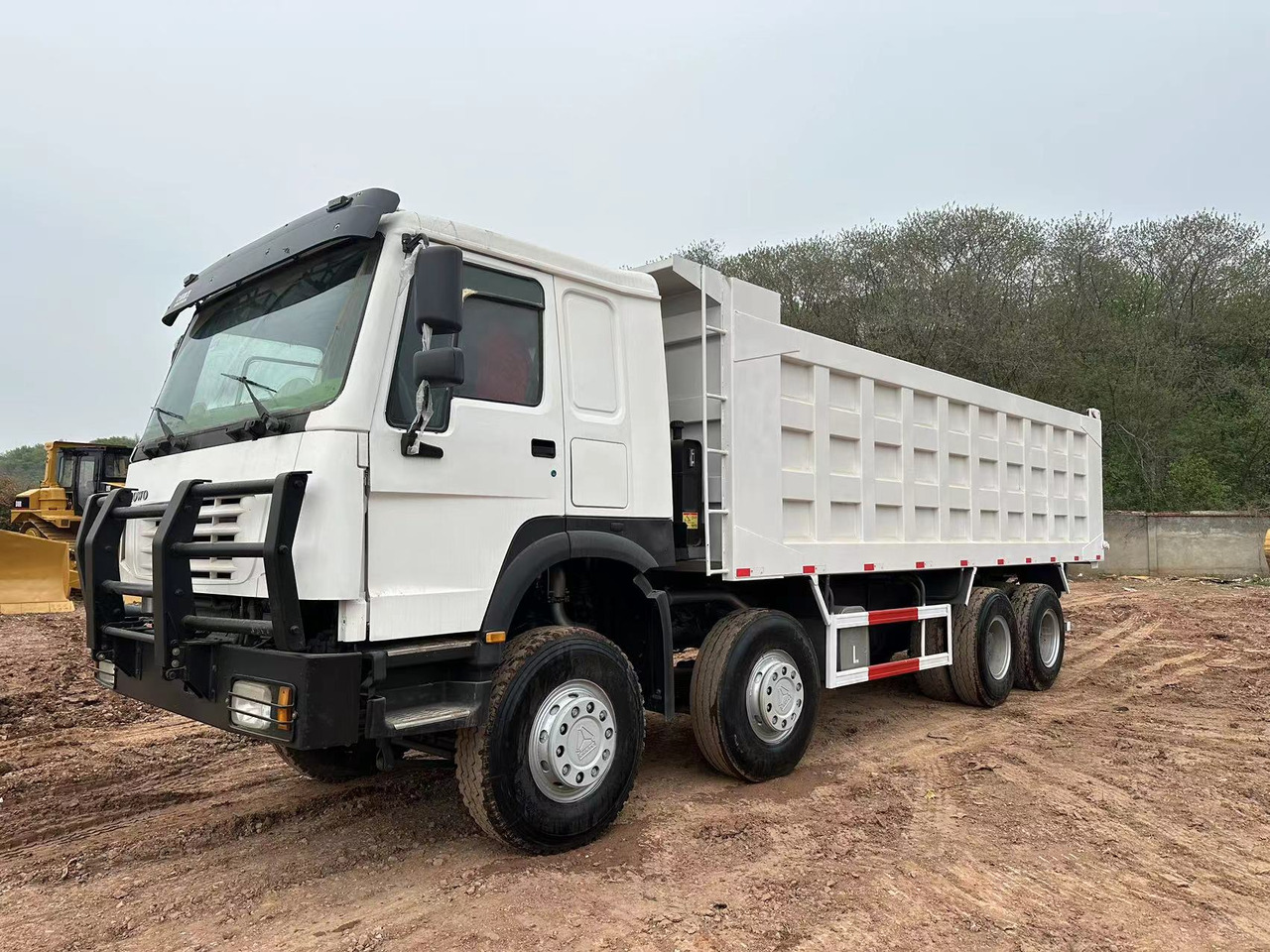 SINOTRUK HOWO 371 with Bumper - Kallurauto: pilt 2 SINOTRUK HOWO 371 with Bumper - Kallurauto: pilt 2