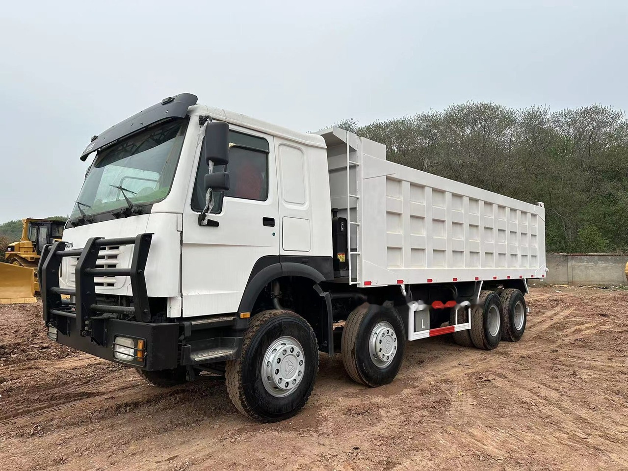 SINOTRUK HOWO 371 with Bumper - Kallurauto: pilt 2 SINOTRUK HOWO 371 with Bumper - Kallurauto: pilt 2