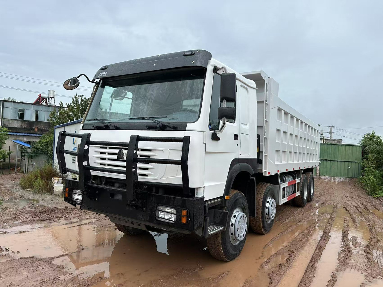 SINOTRUK HOWO 371 with Bumper - Kallurauto: pilt 2 SINOTRUK HOWO 371 with Bumper - Kallurauto: pilt 2