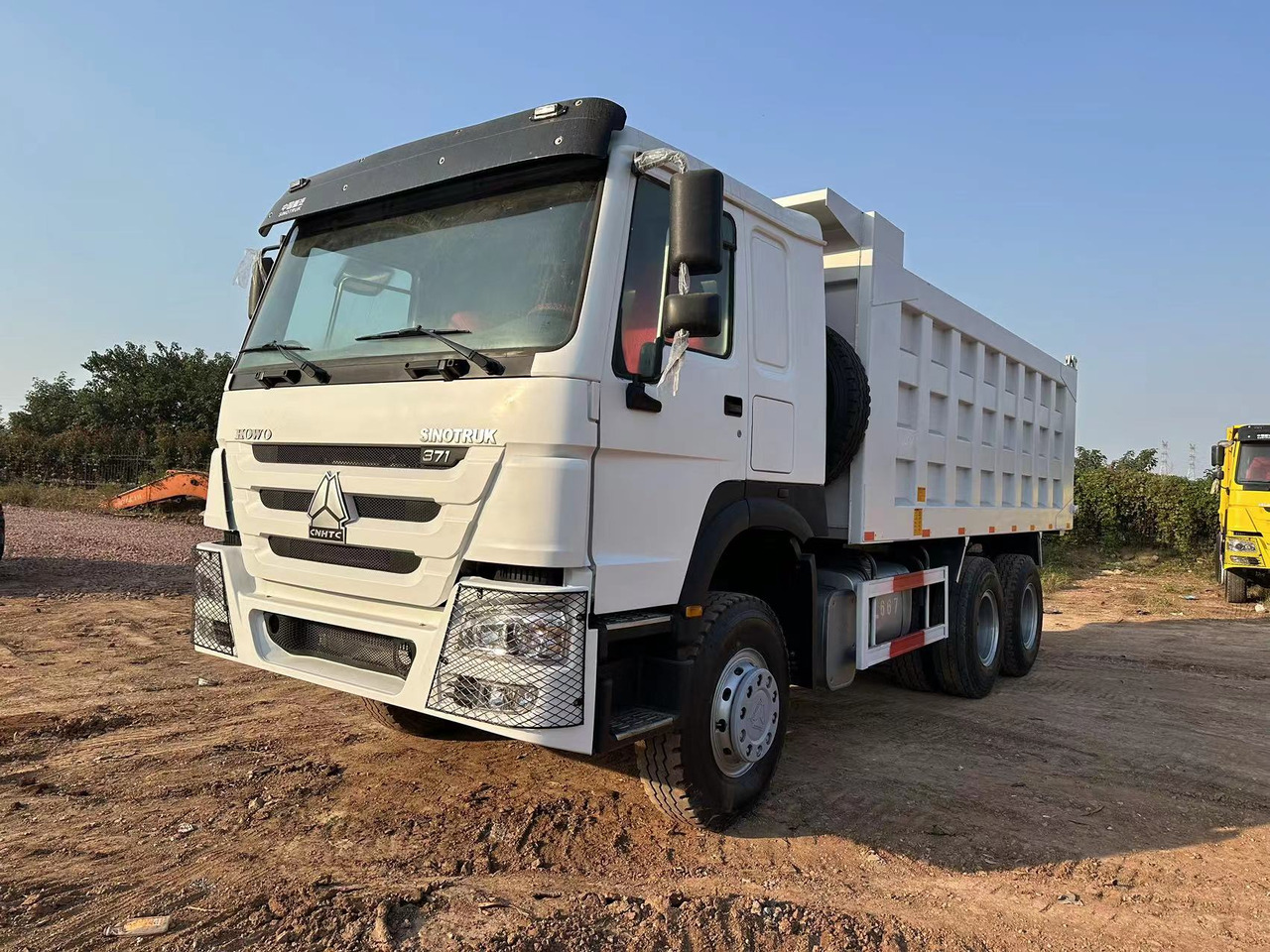 SINOTRUK HOWO 371hp 6x4 - Kallurauto: pilt 1 SINOTRUK HOWO 371hp 6x4 - Kallurauto: pilt 1