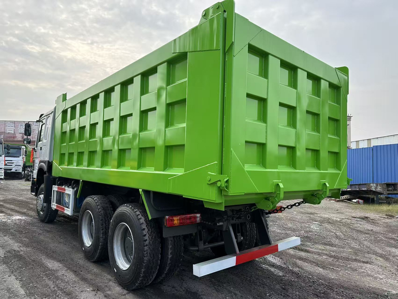 SINOTRUK HOWO 400HP 6X4 Tipper Truck - Kallurauto: pilt 5 SINOTRUK HOWO 400HP 6X4 Tipper Truck - Kallurauto: pilt 5