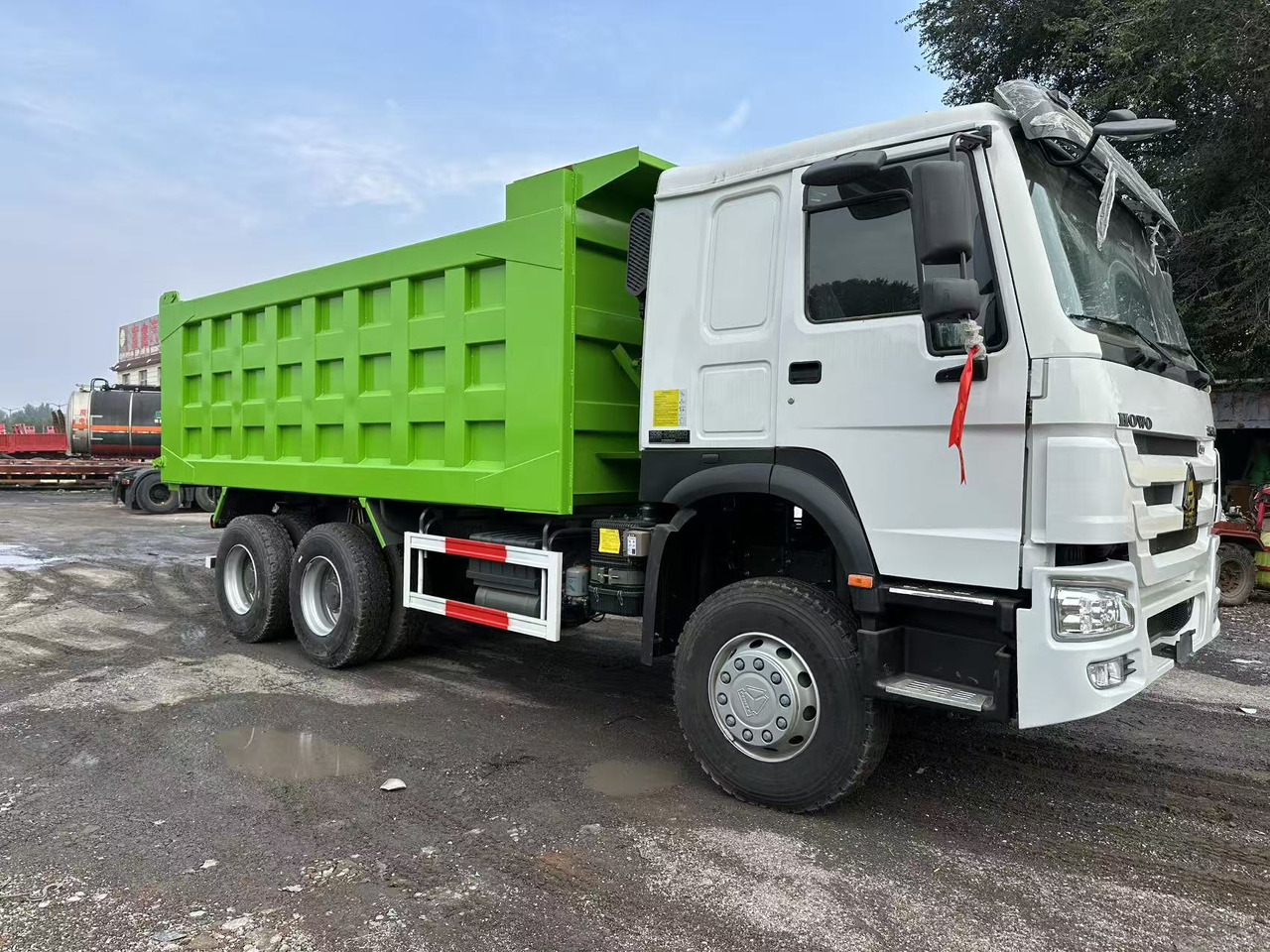 SINOTRUK HOWO 400HP 6X4 Tipper Truck - Kallurauto: pilt 3 SINOTRUK HOWO 400HP 6X4 Tipper Truck - Kallurauto: pilt 3