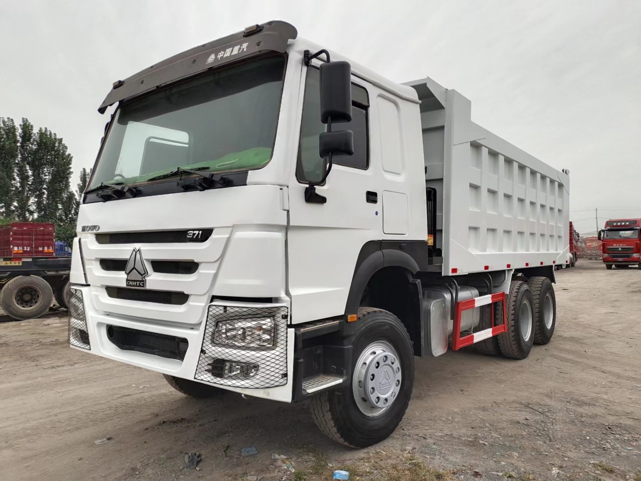 SINOTRUK HOWO Dump truck 371 6x4 - Kallurauto: pilt 2 SINOTRUK HOWO Dump truck 371 6x4 - Kallurauto: pilt 2