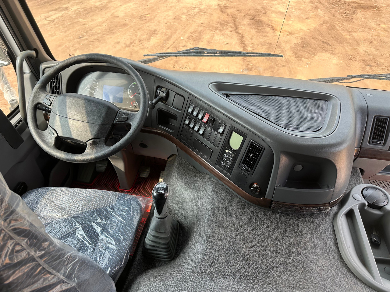 SINOTRUK HOWO Dump truck 371 6x4 - Kallurauto: pilt 4 SINOTRUK HOWO Dump truck 371 6x4 - Kallurauto: pilt 4