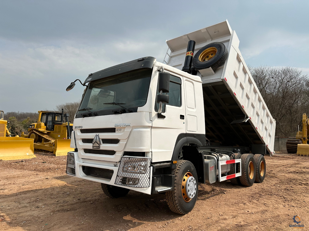 SINOTRUK Howo Dump truck 371 - Kallurauto: pilt 1 SINOTRUK Howo Dump truck 371 - Kallurauto: pilt 1