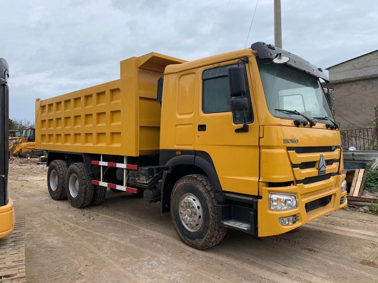 SINOTRUK Howo Dump truck 371 - Kallurauto: pilt 1 SINOTRUK Howo Dump truck 371 - Kallurauto: pilt 1