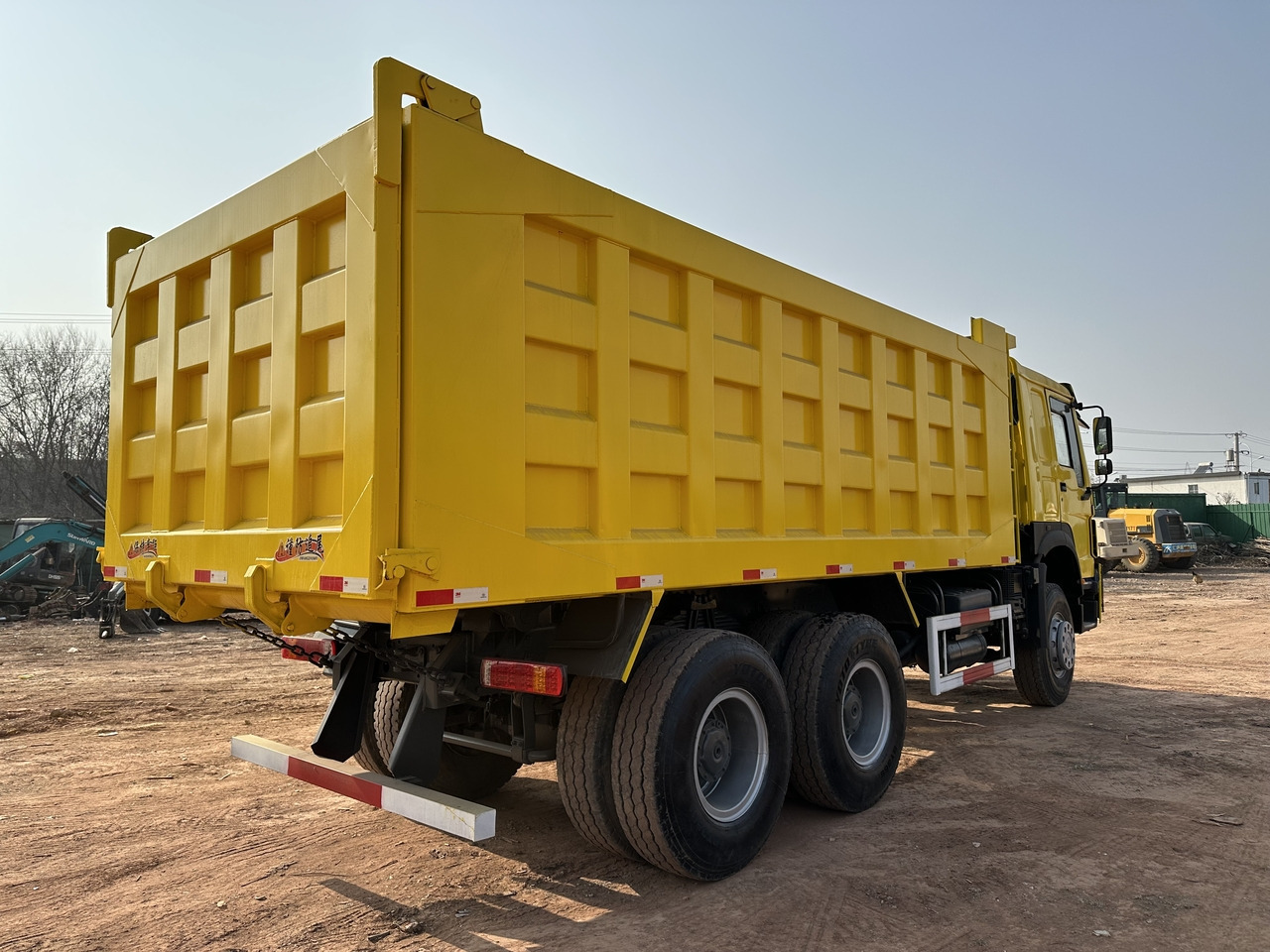 Kallurauto transporditavad ained silo SINOTRUK Howo Dump truck 371: pilt 8 Kallurauto transporditavad ained silo SINOTRUK Howo Dump truck 371: pilt 8