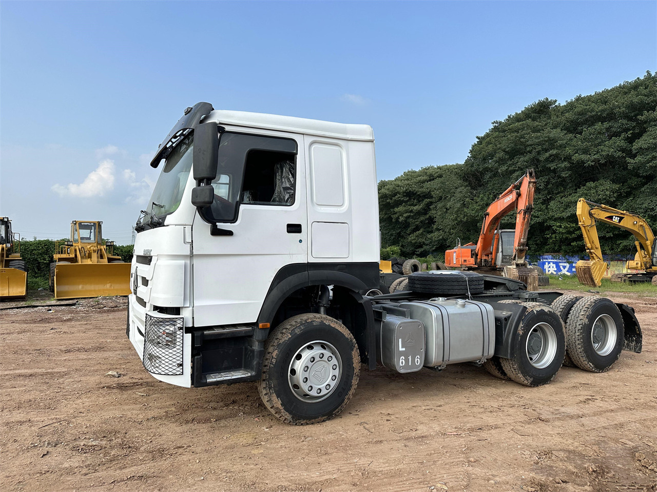 SINOTRUK HOWO 371 Tractor 6X4 - Sadulveok: pilt 3 SINOTRUK HOWO 371 Tractor 6X4 - Sadulveok: pilt 3