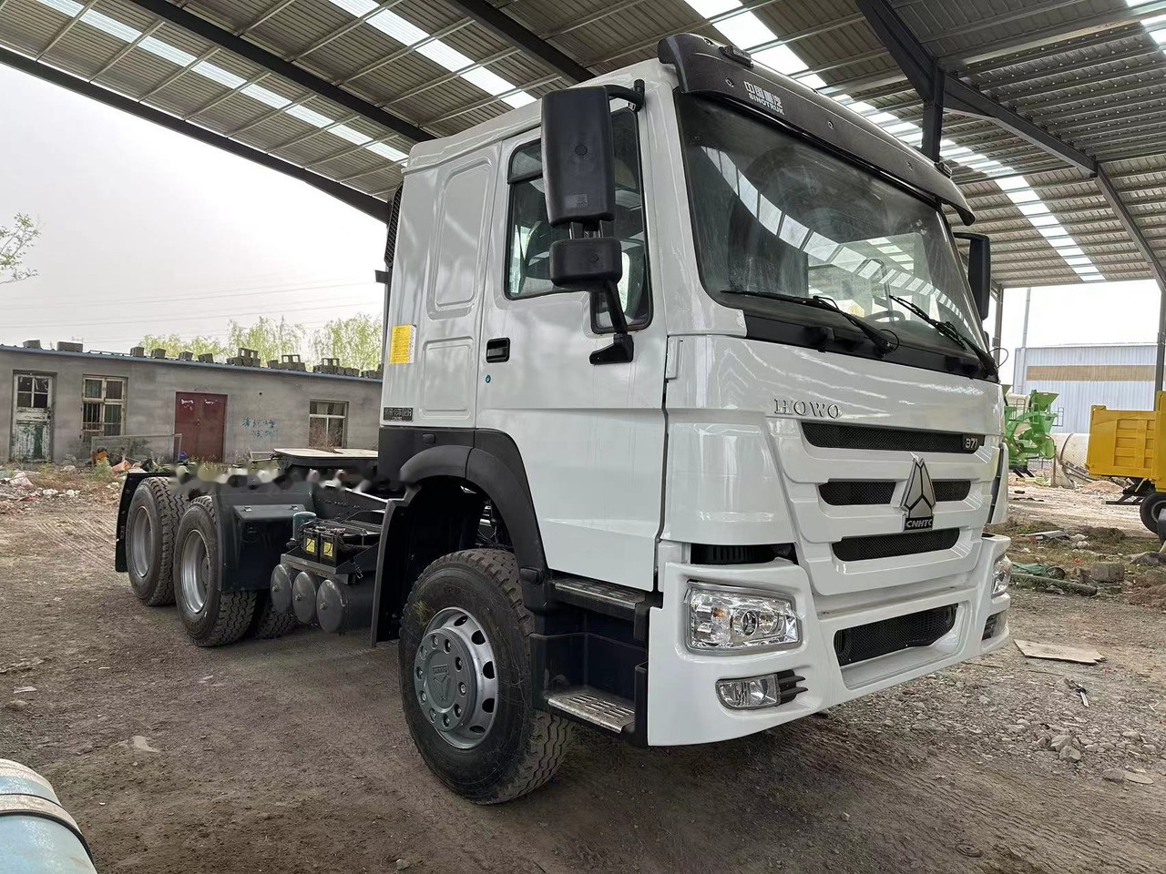 Sinotruk Howo 371 Truck Head - Sadulveok: pilt 3 Sinotruk Howo 371 Truck Head - Sadulveok: pilt 3