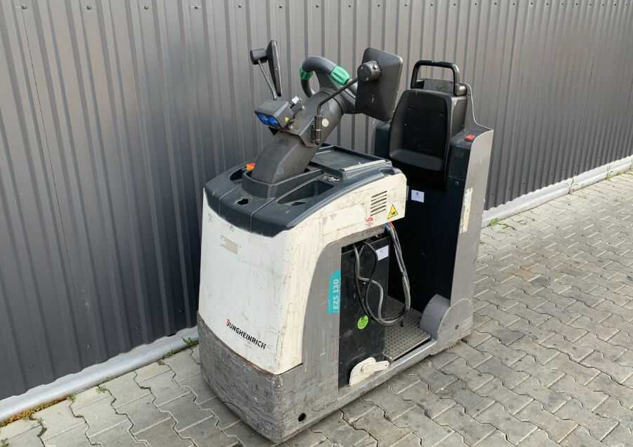 Jungheinrich EZS130 - Puksiirtraktor: pilt 1 Jungheinrich EZS130 - Puksiirtraktor: pilt 1