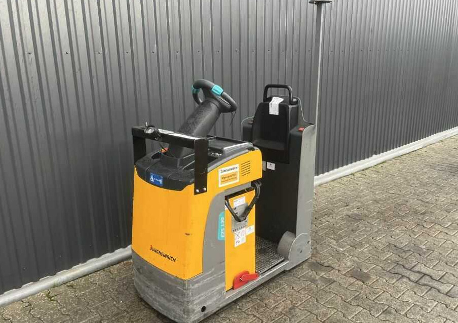 Jungheinrich EZS130 - Puksiirtraktor: pilt 1 Jungheinrich EZS130 - Puksiirtraktor: pilt 1