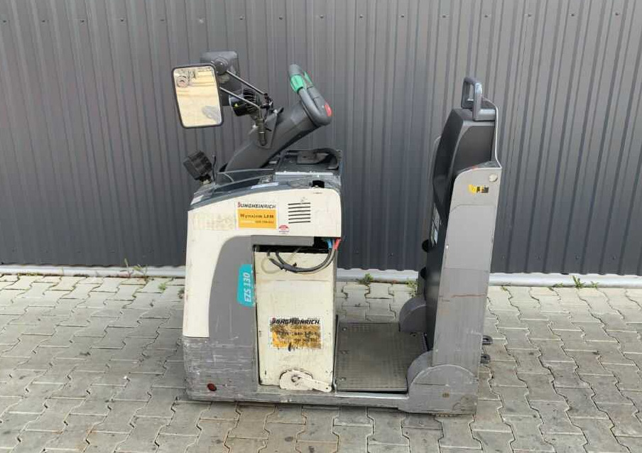 Jungheinrich EZS130 - Puksiirtraktor: pilt 2 Jungheinrich EZS130 - Puksiirtraktor: pilt 2