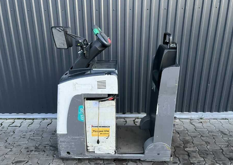 Jungheinrich EZS130 - Puksiirtraktor: pilt 2 Jungheinrich EZS130 - Puksiirtraktor: pilt 2