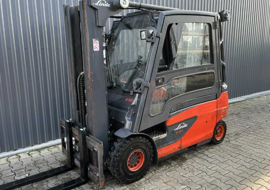 Linde E30L-01 - Elektritõstuk: pilt 1 Linde E30L-01 - Elektritõstuk: pilt 1