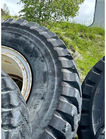 Bridgestone 30.00R51 - Rehvid ja veljed: pilt 4 Bridgestone 30.00R51 - Rehvid ja veljed: pilt 4