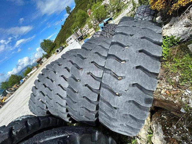 Bridgestone 30.00R51 - Rehvid ja veljed: pilt 3 Bridgestone 30.00R51 - Rehvid ja veljed: pilt 3