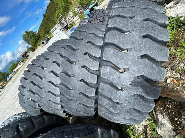 Bridgestone 30.00R51 - Rehvid ja veljed: pilt 1 Bridgestone 30.00R51 - Rehvid ja veljed: pilt 1