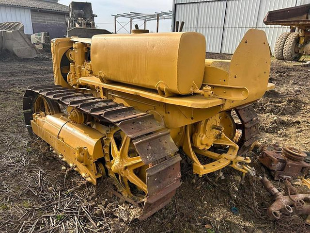 Caterpillar D2 - - Buldooser: pilt 2 Caterpillar D2 - - Buldooser: pilt 2