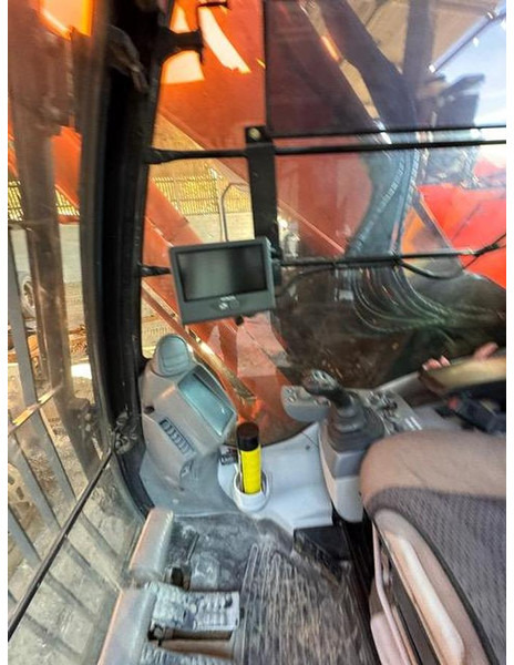 Hitachi ZX225USLC-6 - Lintekskavaator: pilt 5 Hitachi ZX225USLC-6 - Lintekskavaator: pilt 5