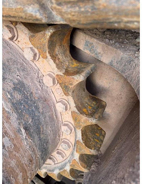 Hitachi ZX650LCH - Lintekskavaator: pilt 4 Hitachi ZX650LCH - Lintekskavaator: pilt 4