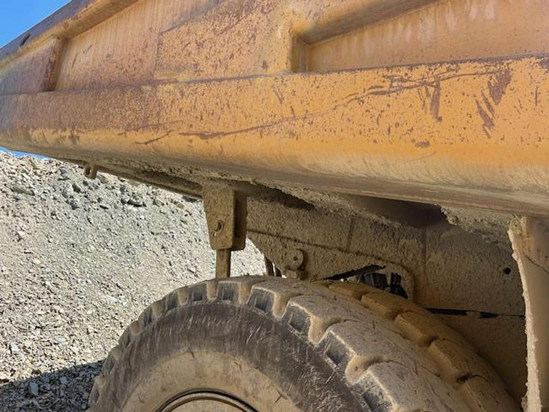 Kallur Komatsu HD325-6KE: pilt 12