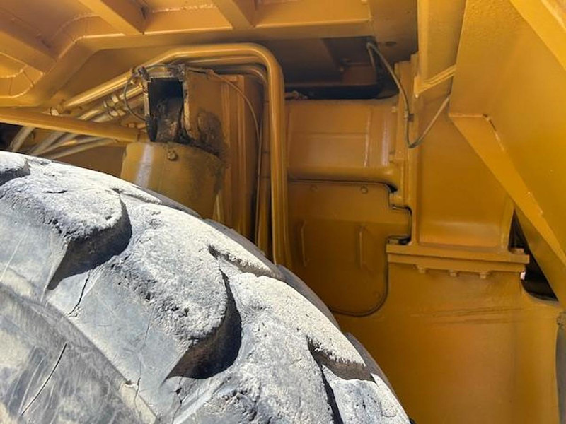 Kallur Komatsu HD325-6KE: pilt 8