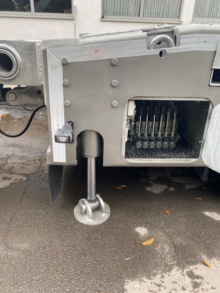 4 AXLE GERMANO TYPE LOWLOADER VEGA TRAILER - Madal platvormpoolhaagis: pilt 5 4 AXLE GERMANO TYPE LOWLOADER VEGA TRAILER - Madal platvormpoolhaagis: pilt 5