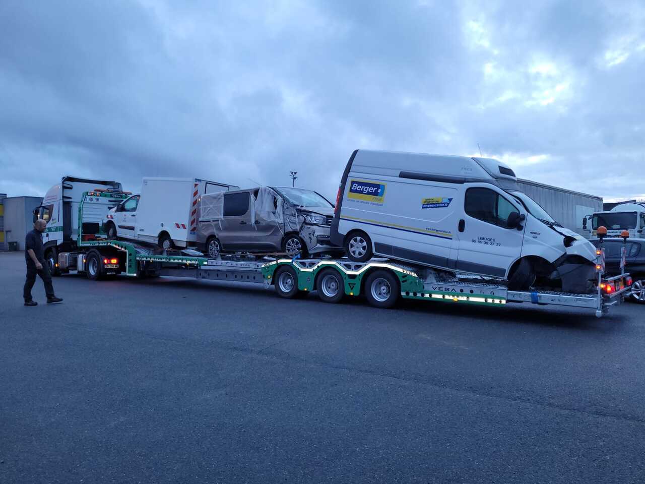 VEGA-3 (TRUCK CARRIER) - Treilerpoolhaagis: pilt 5 VEGA-3 (TRUCK CARRIER) - Treilerpoolhaagis: pilt 5
