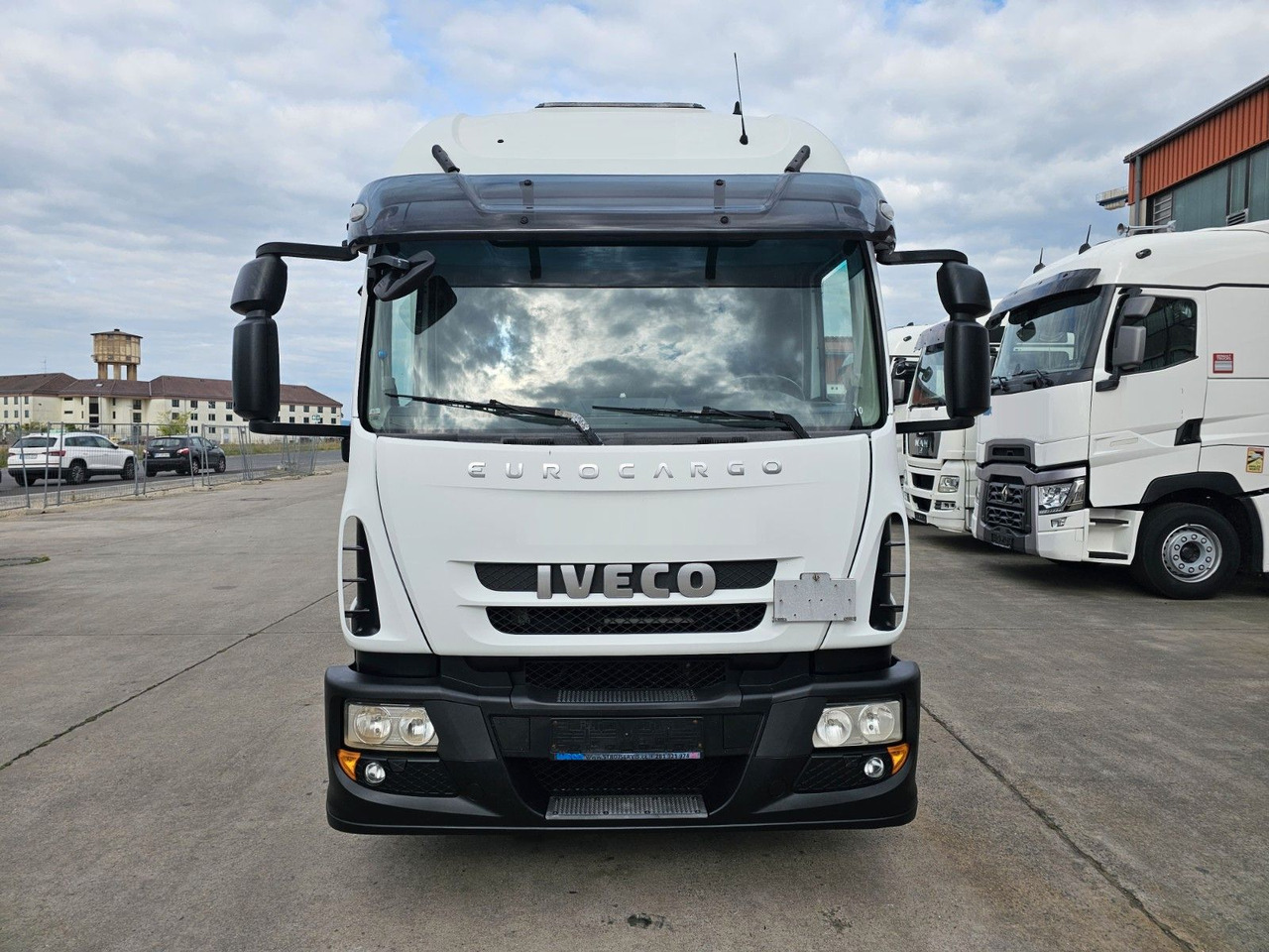 Iveco EURO-CARGO 120E25 * SCHLAFKABINE * BÄR 1,5 T * - Kasti veoauto: pilt 2 Iveco EURO-CARGO 120E25 * SCHLAFKABINE * BÄR 1,5 T * - Kasti veoauto: pilt 2