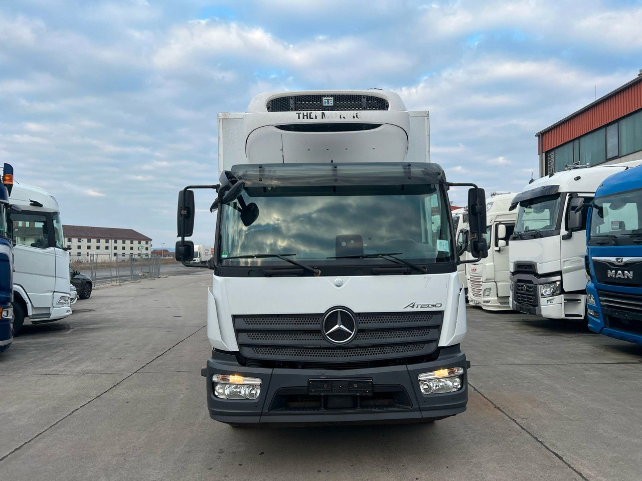 Mercedes-Benz Atego 1527 * THERMO KING * KAMERA * LBW 1,5t * - Külmutiga veoauto: pilt 2 Mercedes-Benz Atego 1527 * THERMO KING * KAMERA * LBW 1,5t * - Külmutiga veoauto: pilt 2