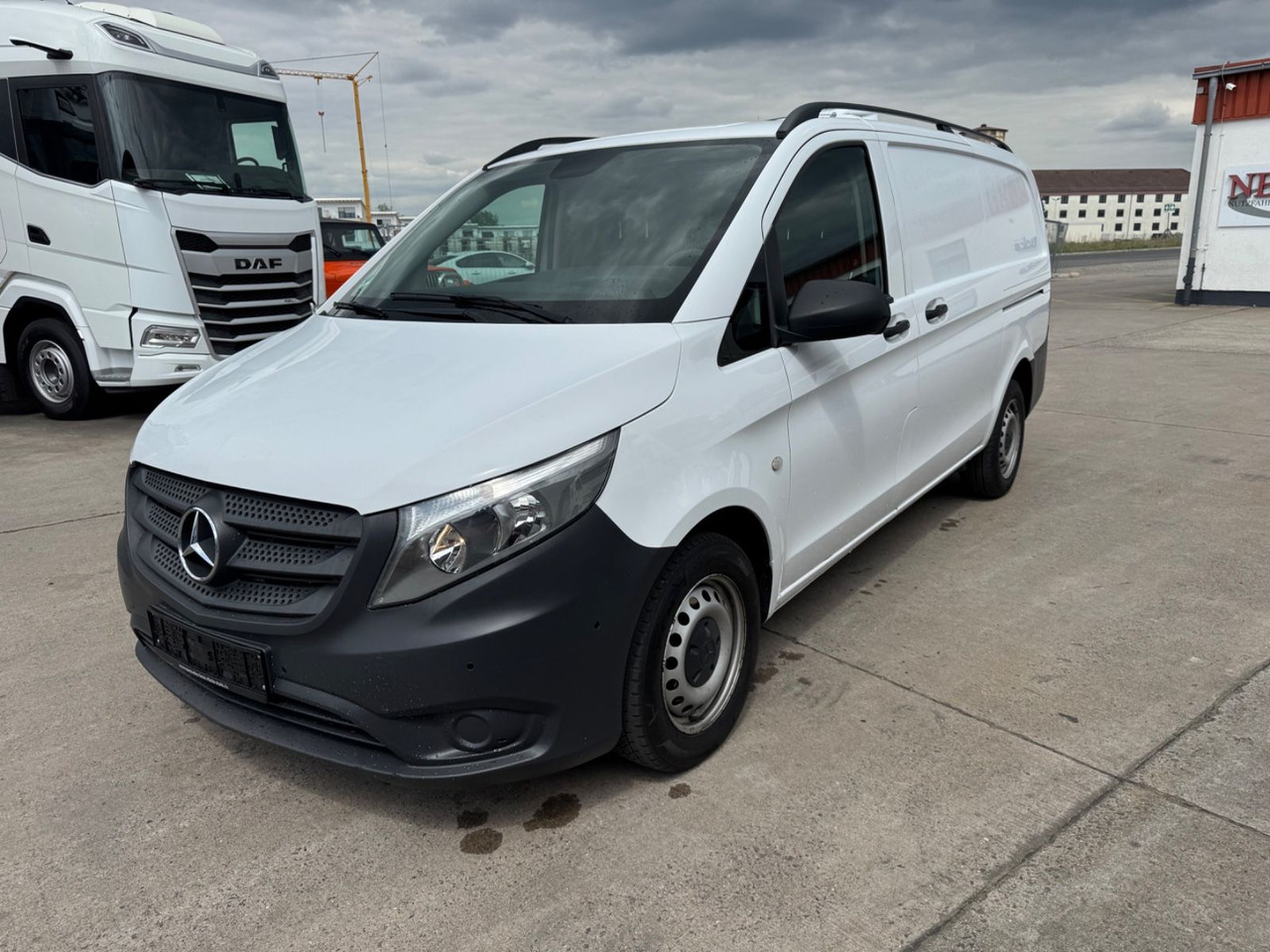 Mercedes-Benz VITO 111 CDI * LANG * KLIMA * SCHIEBETÜR R & L * - Mikrobuss: pilt 1 Mercedes-Benz VITO 111 CDI * LANG * KLIMA * SCHIEBETÜR R & L * - Mikrobuss: pilt 1