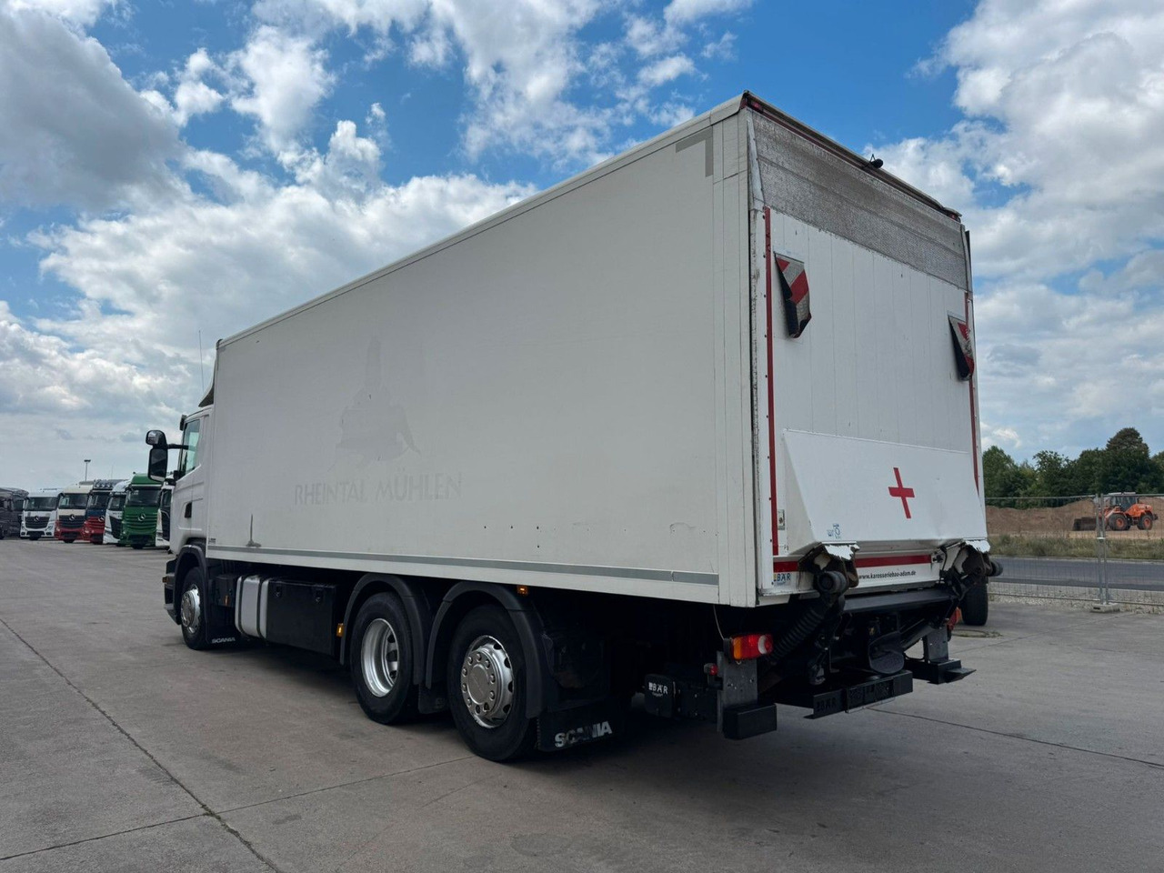 Scania P 380 * KOFFER * LBW 3 TON * LENK / LIFTACHSE * - Kasti veoauto: pilt 4 Scania P 380 * KOFFER * LBW 3 TON * LENK / LIFTACHSE * - Kasti veoauto: pilt 4