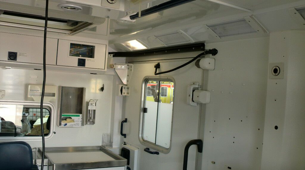 Mercedes-Benz Sprinter 516 CDI 4x4 WAS Koffer // Garantie // Mercedes-Benz Sprinter 516 CDI 4x4 WAS Koffer // Garantie // - Kiirabiauto: pilt 4 Mercedes-Benz Sprinter 516 CDI 4x4 WAS Koffer // Garantie // Mercedes-Benz Sprinter 516 CDI 4x4 WAS Koffer // Garantie // - Kiirabiauto: pilt 4