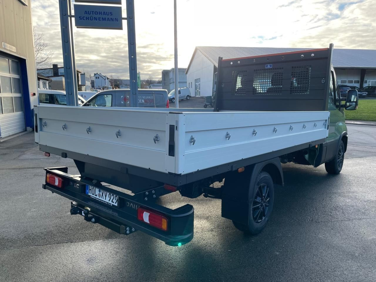 Iveco Daily 35S14A8 Euro6 Klima AHK Navi ZV Iveco Daily 35S14A8 Euro6 Klima AHK Navi ZV - Madelauto: pilt 4 Iveco Daily 35S14A8 Euro6 Klima AHK Navi ZV Iveco Daily 35S14A8 Euro6 Klima AHK Navi ZV - Madelauto: pilt 4