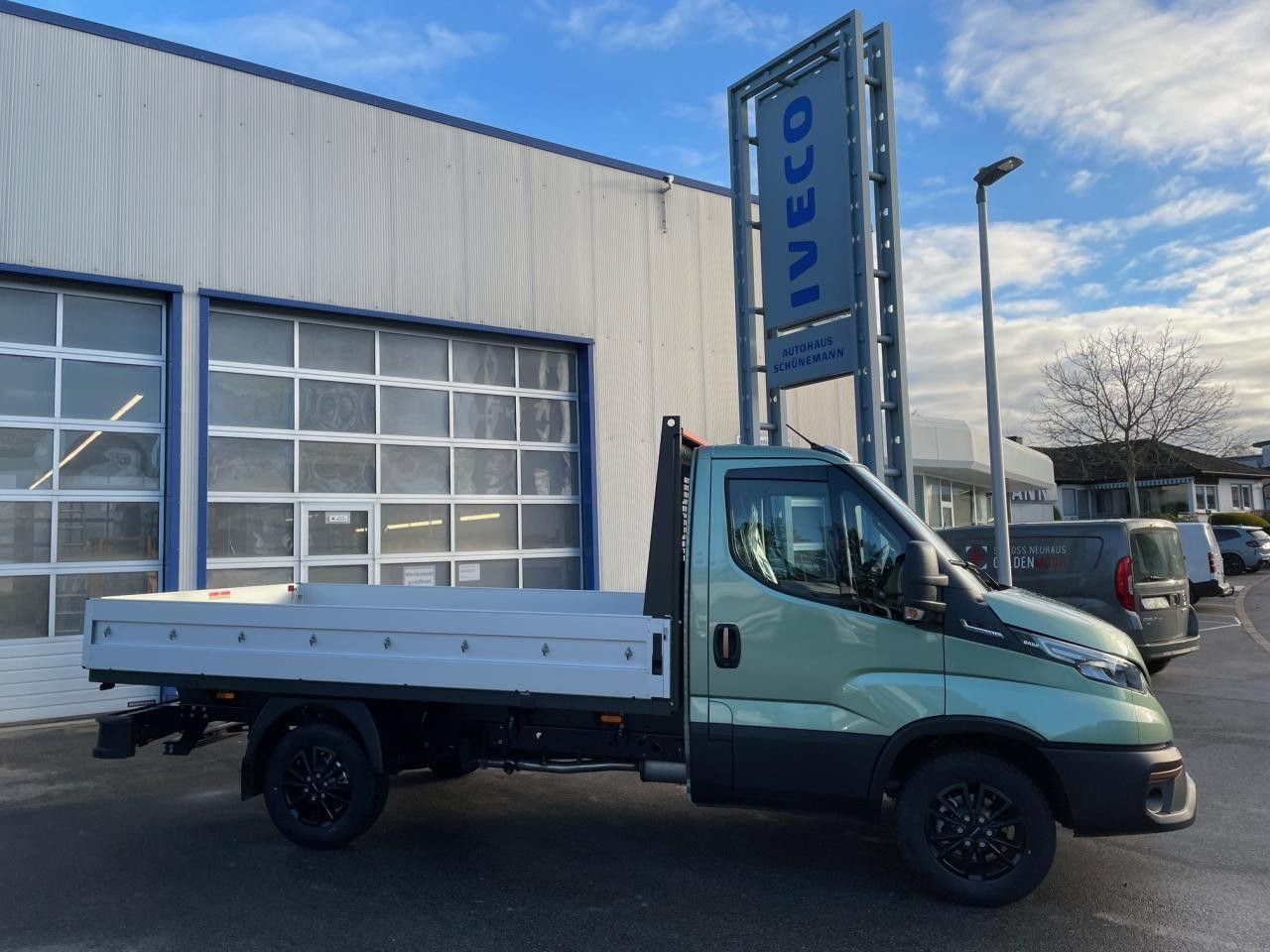 Iveco Daily 35S14A8 Euro6 Klima AHK Navi ZV Iveco Daily 35S14A8 Euro6 Klima AHK Navi ZV - Madelauto: pilt 3 Iveco Daily 35S14A8 Euro6 Klima AHK Navi ZV Iveco Daily 35S14A8 Euro6 Klima AHK Navi ZV - Madelauto: pilt 3