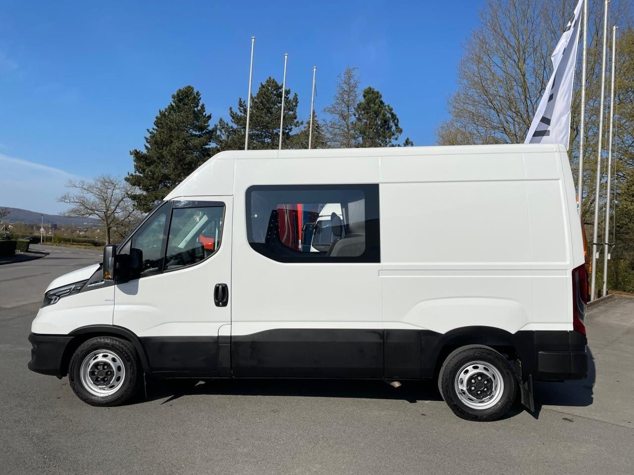 Iveco Daily 35S16A8 CRV MY22 Euro6 Klima AHK Navi ZV - Kaubik: pilt 5 Iveco Daily 35S16A8 CRV MY22 Euro6 Klima AHK Navi ZV - Kaubik: pilt 5