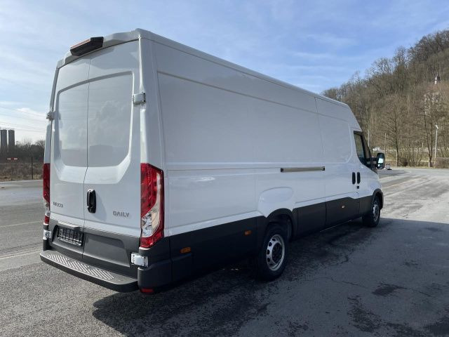 Iveco Daily 35S16A8 V Trennwand - Kaubik: pilt 3 Iveco Daily 35S16A8 V Trennwand - Kaubik: pilt 3