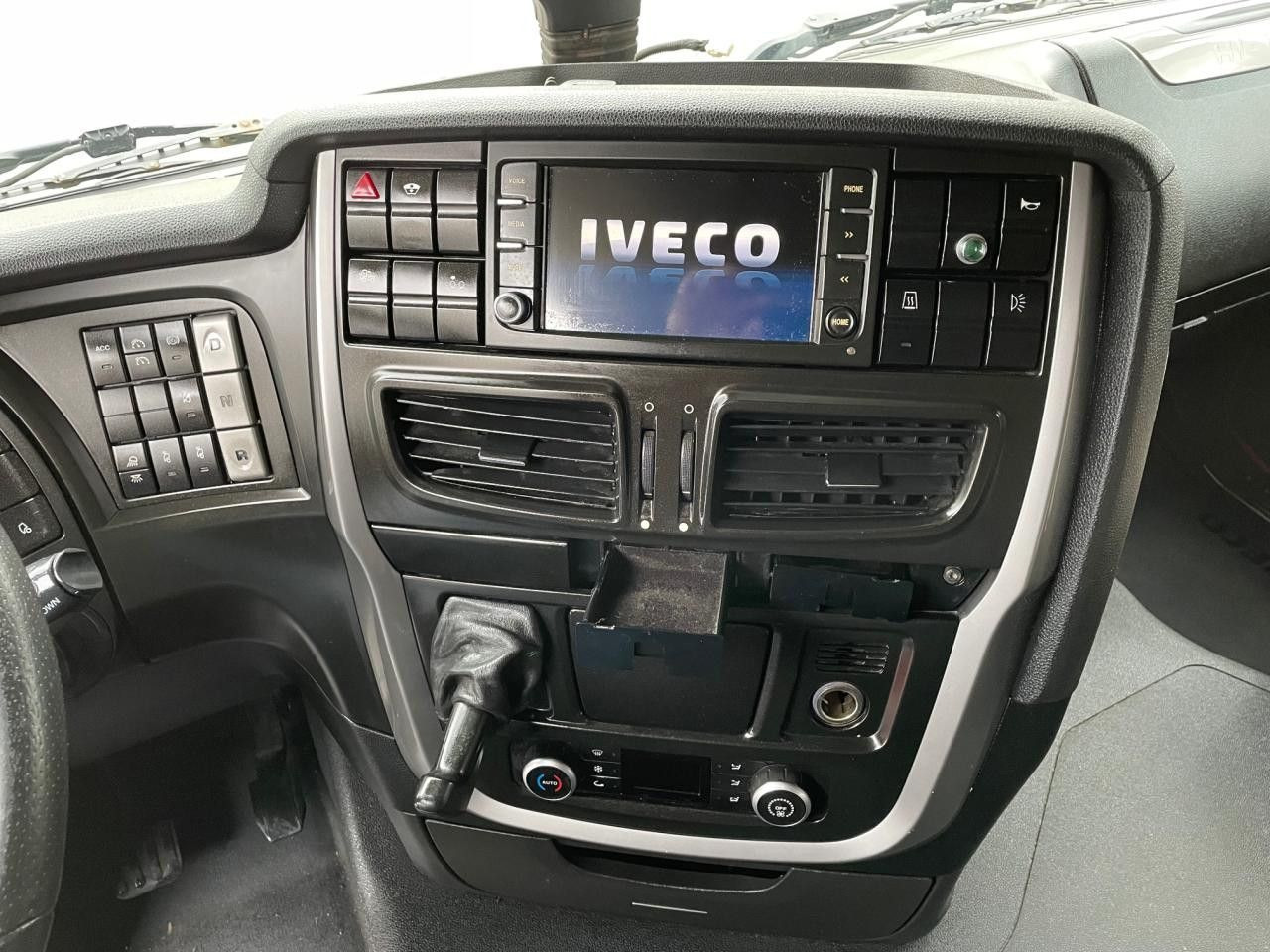 Tent veoauto Iveco Stralis AS260S42Y/FP GV Euro6 Intarder Klima AHK Iveco Stralis AS260S42Y/FP GV Euro6 Intarder Klima AHK: pilt 12 Tent veoauto Iveco Stralis AS260S42Y/FP GV Euro6 Intarder Klima AHK Iveco Stralis AS260S42Y/FP GV Euro6 Intarder Klima AHK: pilt 12