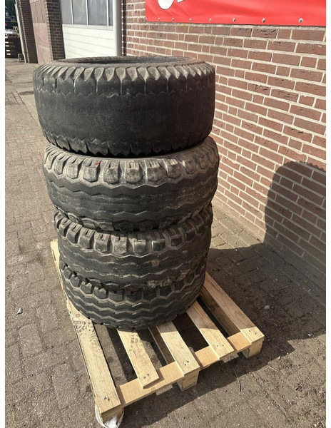 4 Banden 11.5/80.15.3 - Gebruikt - Rehv - Veoauto: pilt 2 4 Banden 11.5/80.15.3 - Gebruikt - Rehv - Veoauto: pilt 2