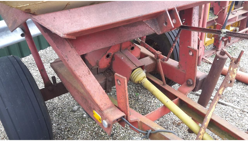 GETROKKEN pendel strooier - Gebruikt - Väetiselaoturid: pilt 5 GETROKKEN pendel strooier - Gebruikt - Väetiselaoturid: pilt 5