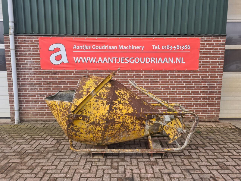 Kubel 1000 liter - Gebruikt - Kopp - Ehitusmasinad: pilt 1 Kubel 1000 liter - Gebruikt - Kopp - Ehitusmasinad: pilt 1